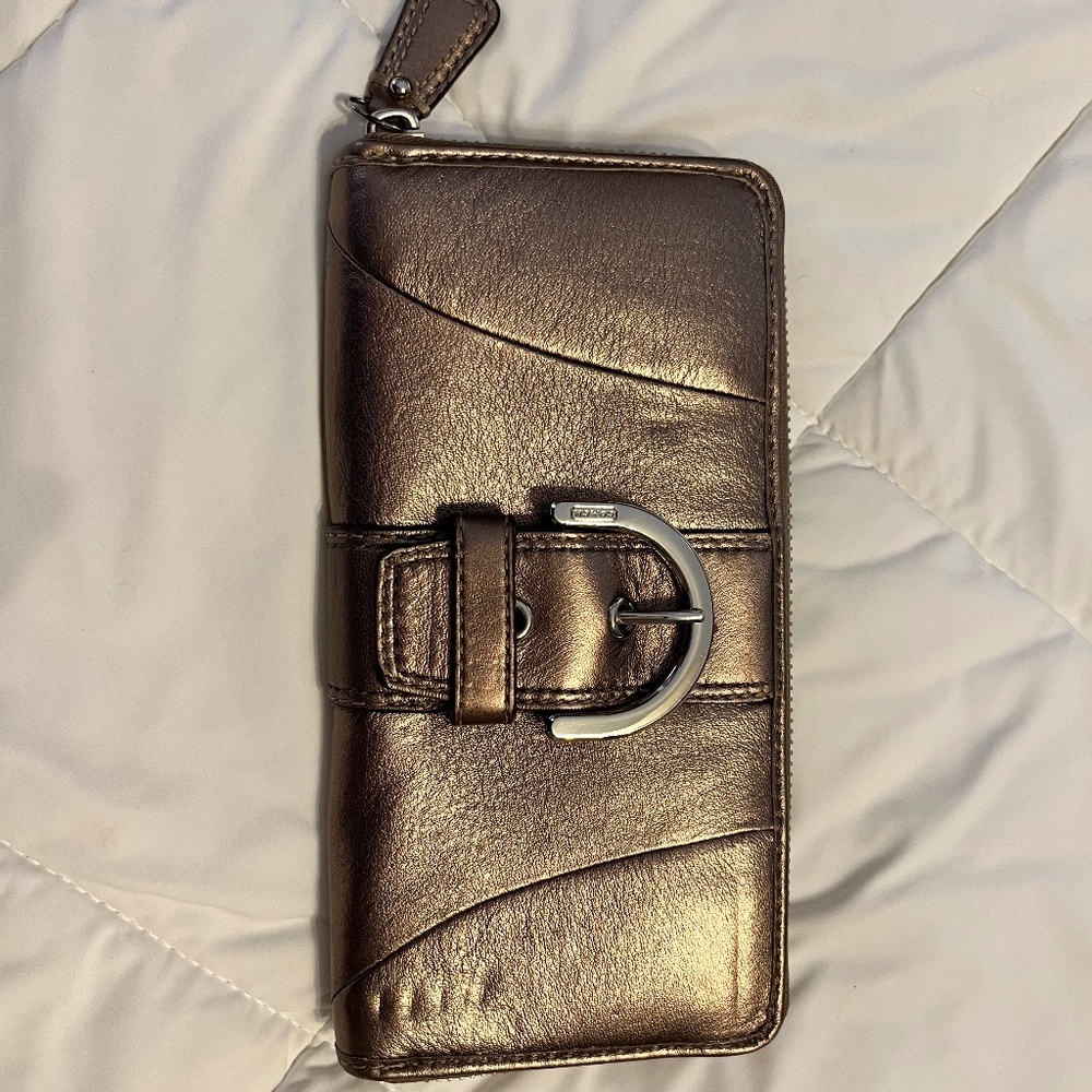 EUC- COACH SoHo Metallic Bronze Leather Zip Around Buckle Accordion Wallet
